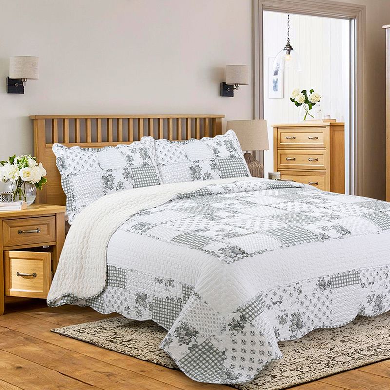 Quilt Sherpa Estampado Con Aplicación- Doral - Flores Cuadrille Verde Musgo