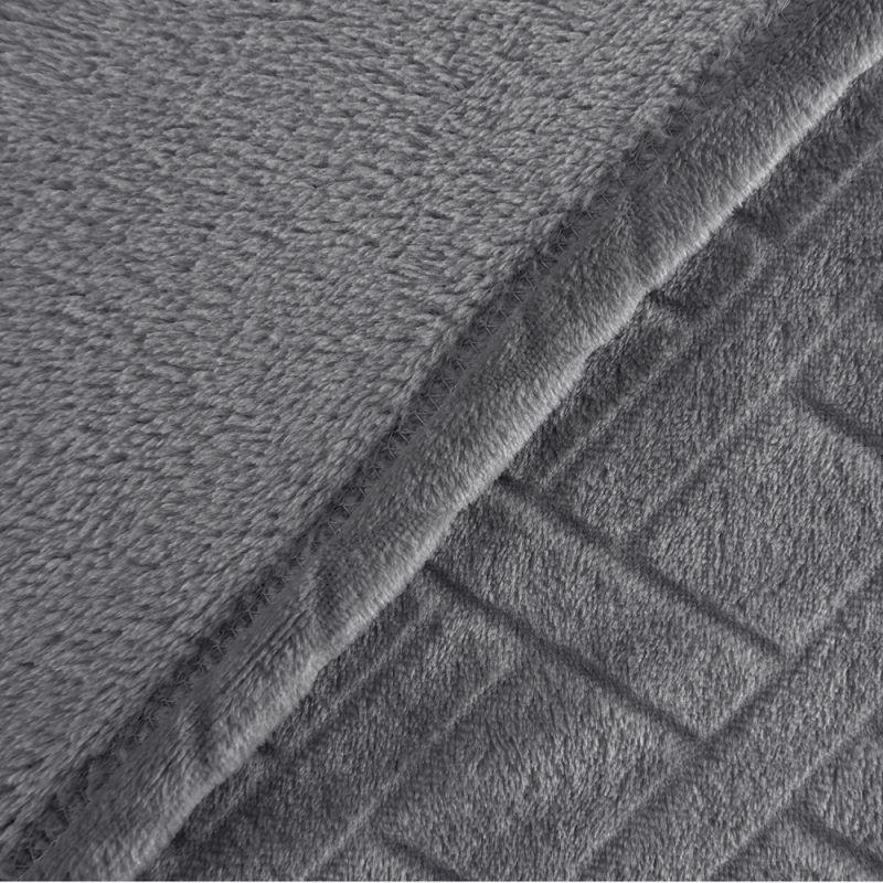 Frazada Flannel Embossed 2 Plazas / Gris - Mashini - Imagen 2
