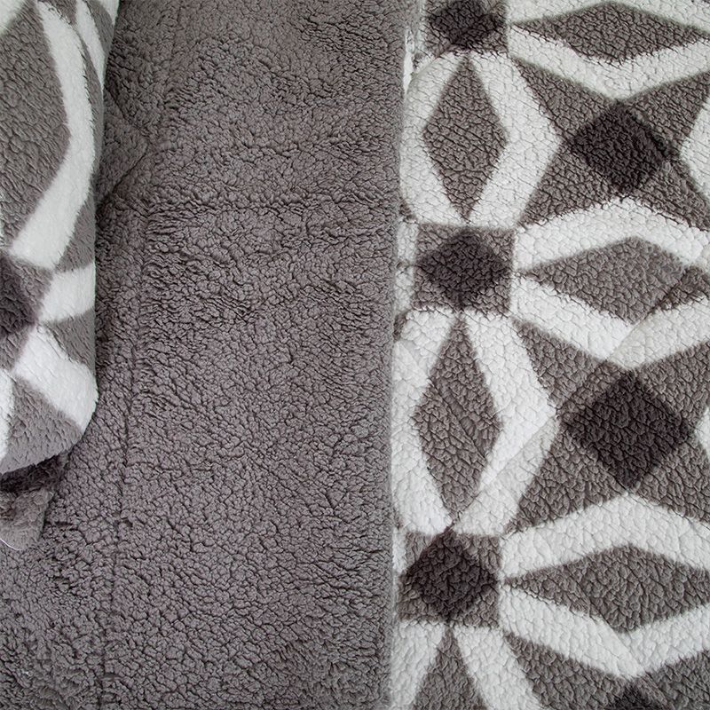 Cubrecama Chiporro Estampado 2.5 Plazas / Flor Gris Negro - Doral - Imagen 2