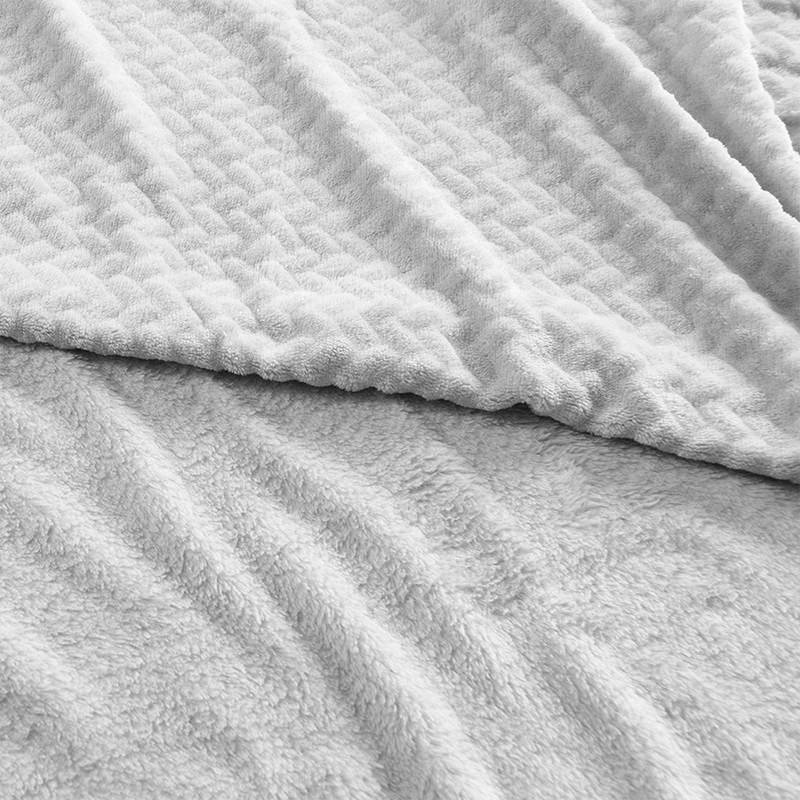 Frazada Coral Embossed 2.5 Plazas / Gris - Mashini - Imagen 2