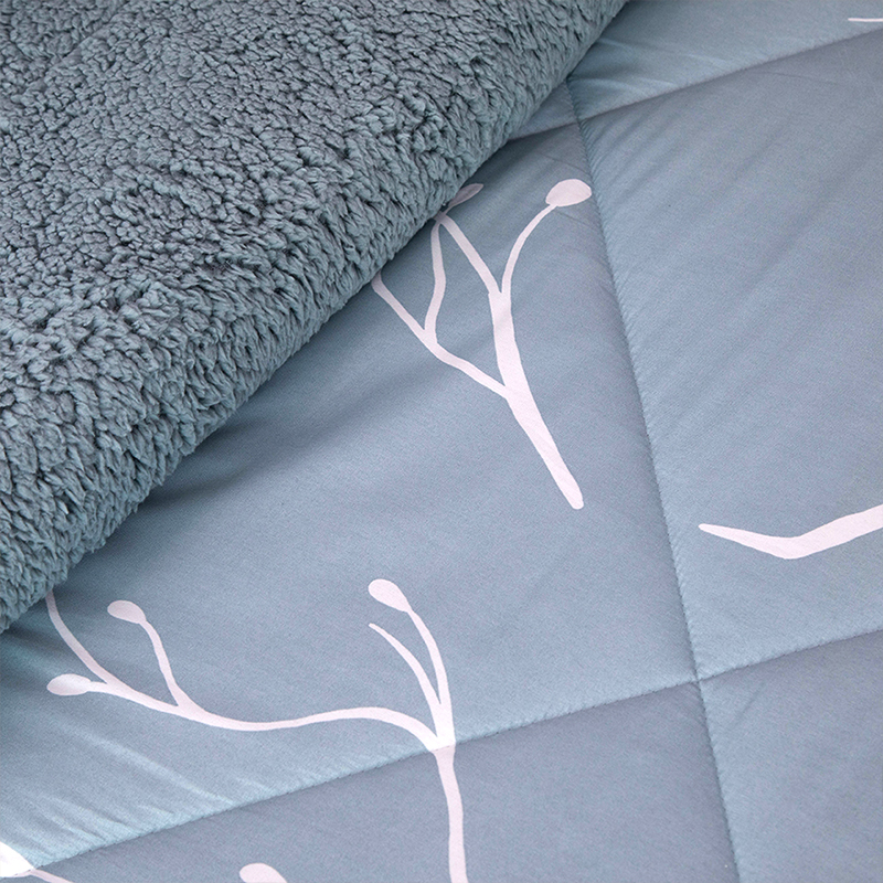 Plumón Estampado Deluxe Sherpa 1.5 Plazas / Ramas Celeste - Doral - Imagen 2