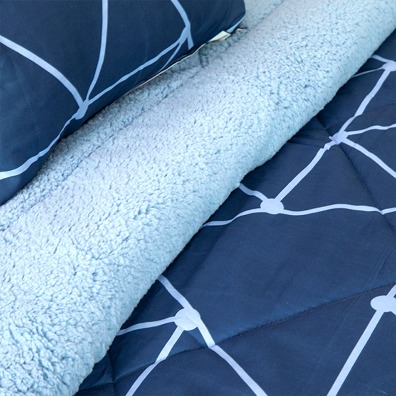 Plumón Estampado Deluxe Sherpa 1.5 Plazas / Triángulos Azules - Doral - Imagen 2