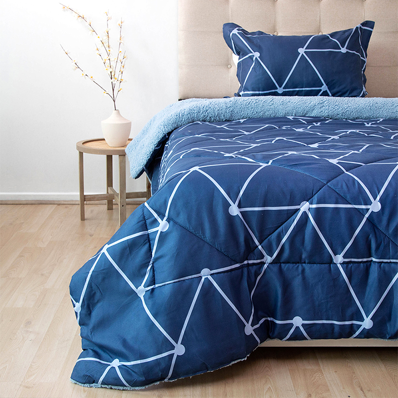 Plumón Estampado Deluxe Sherpa 1.5 Plazas / Triángulos Azules - Doral