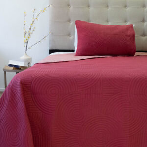 Quilt Hotpress Liso Bicolor 1.5 plazas / Cereza y Rosa Viejo - Doral