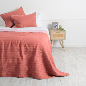 Quilt Toledo Liso 2.5 Plazas / Terra y Rosado - Mashini