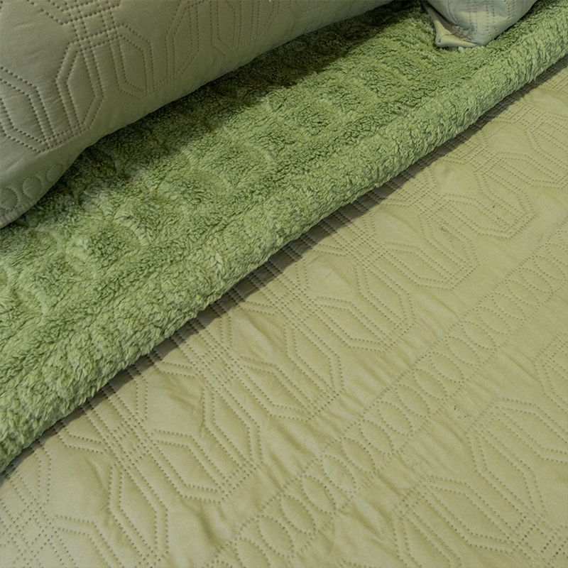 Quilt Hotpress Viena Con Sherpa 1.5 Plazas / Verde Oliva - Doral - Imagen 2