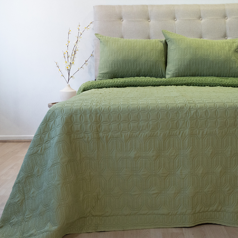 Quilt Hotpress Viena Con Sherpa 2 Plazas / Verde Oliva - Doral