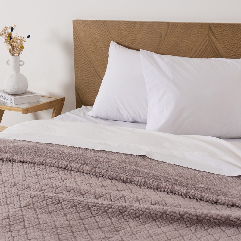 Frazada Atlantic Sherpa Jacquard King / Rosado - Mashini - Imagen 3