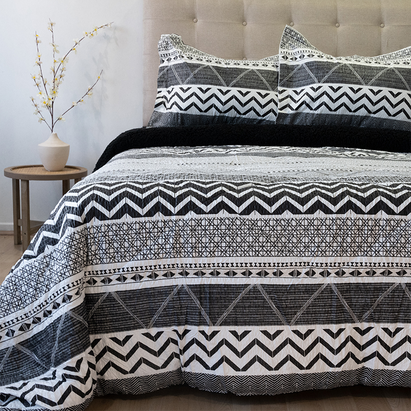 Plumón Estampado Outboss Deluxe 2 Plazas / Zigzag Blanco Negro - Doral