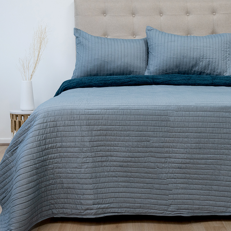 Quilt Hotpress Sena Con Sherpa 2.5 Plazas / Azul Piedra - Doral