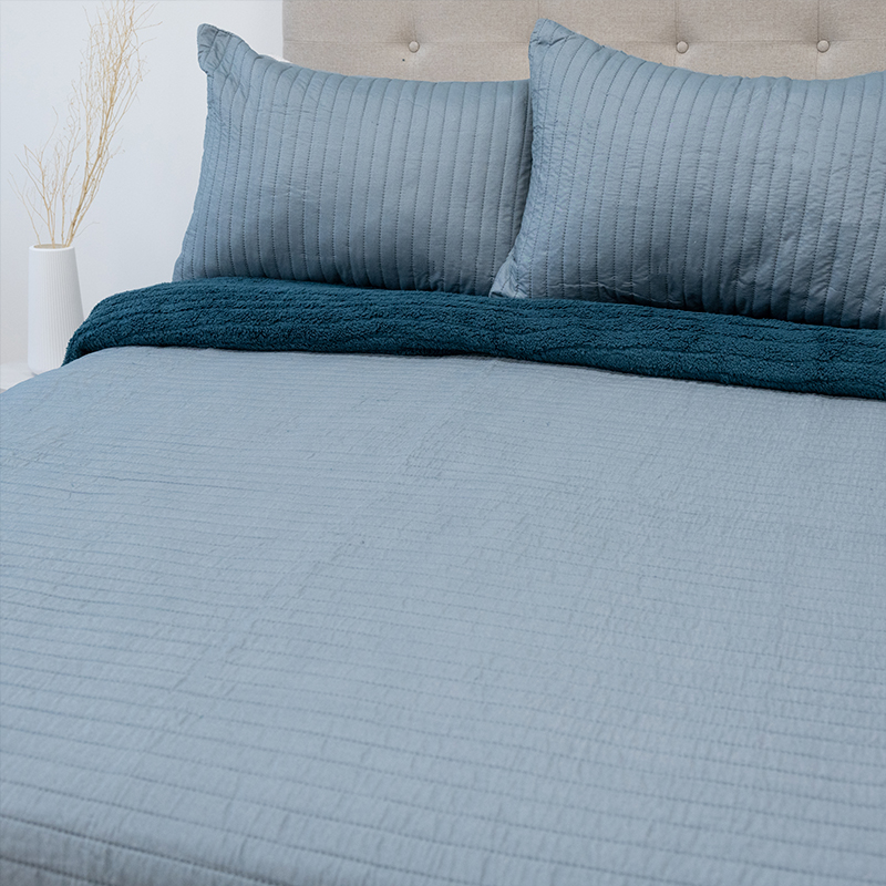Quilt Hotpress Sena Con Sherpa 3 Plazas / Azul Piedra - Doral - Imagen 3