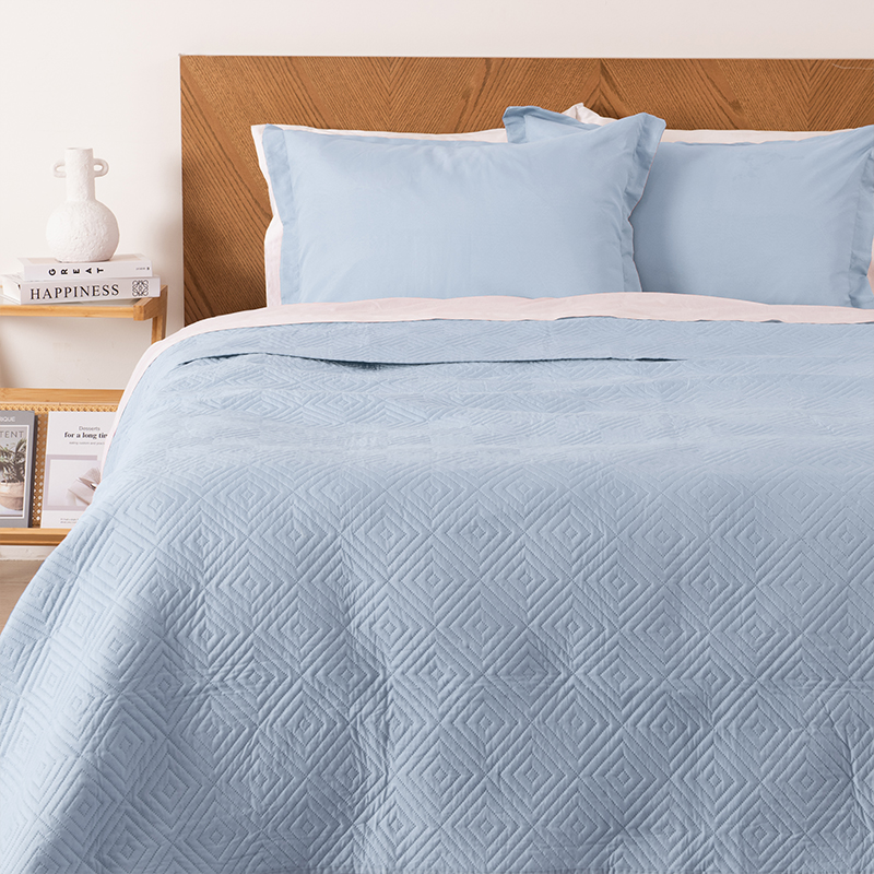 Quilt Cordoba Liso 2.5 Plazas / Celeste - Mashini