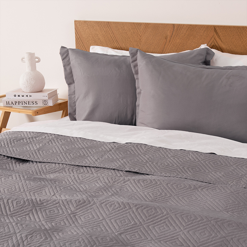 Quilt Cordoba Liso 2 Plazas / Gris - Mashini - Imagen 3