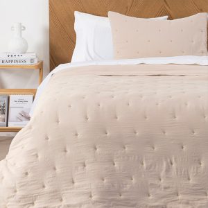 Quilt Bordado Oviedo 1.5 Plazas / Arena - Mashini